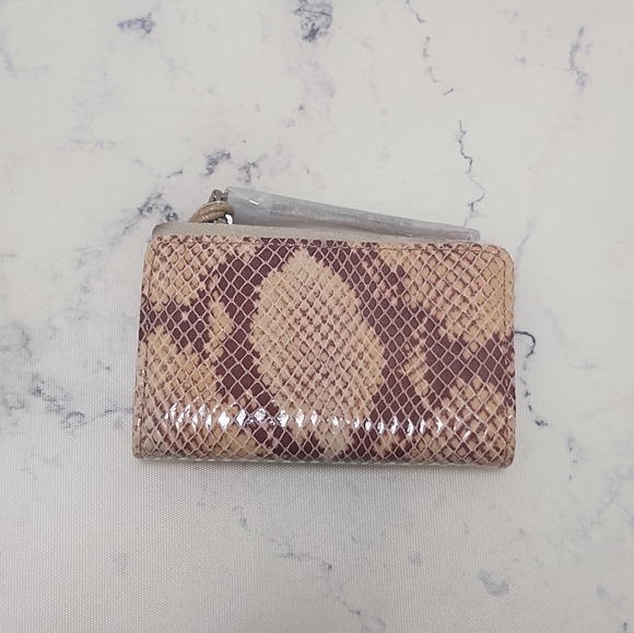 HOBO Dart Card and Coin Leather Wallet - Picture 4 of 16